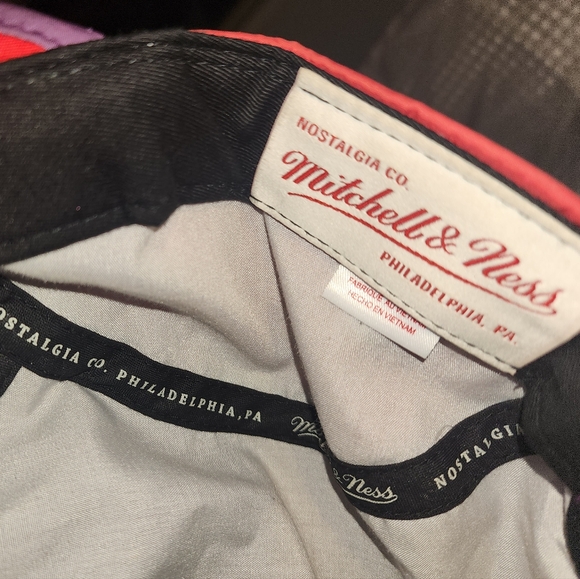 discontinued Toronto Raptors 5-panel hat by Mitchell & Ness - Picture 6 of 6